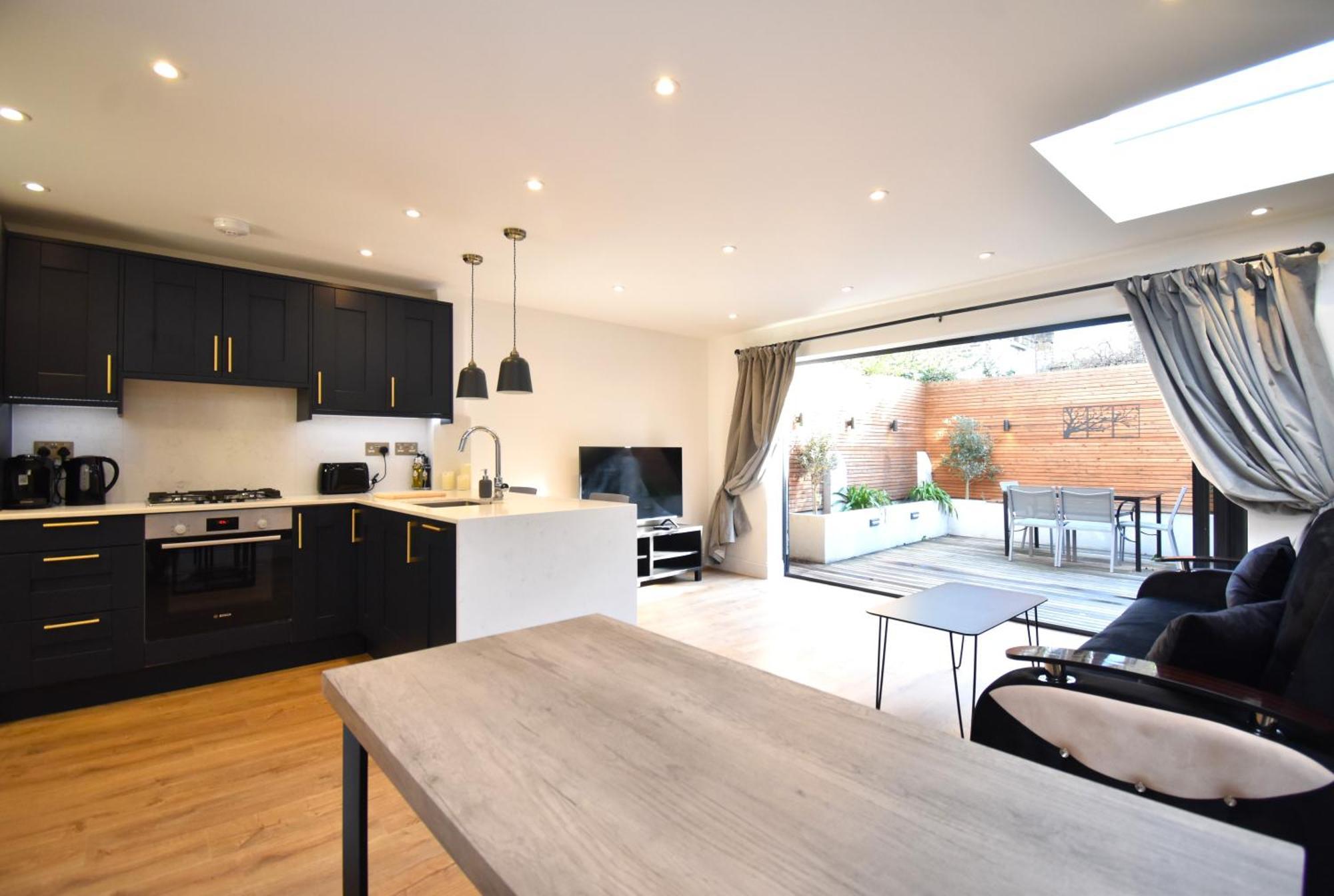 Stunning 2 Bed Apartment London Exteriör bild